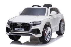 Электромобиль Audi Q8