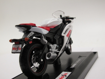 Фото: Модель мотоцикла YZF-R6 1:18 Yamaha, 16515340473136788777