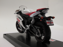 Фото: Модель мотоцикла YZF-R6 1:18 Yamaha, 16515340471425668101
