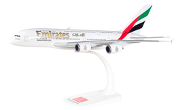 Фото: Модель самолёта Herpa Emirates A380-800