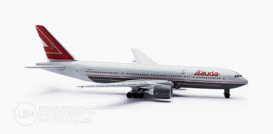 Фото: Модель самолёта Herpa Lauda-Air Boeing 777-200