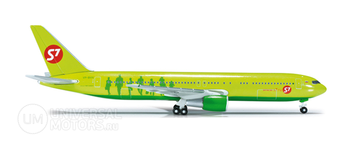 Фото: Модель самолёта Herpa S7 Airlines Boeing 767-300