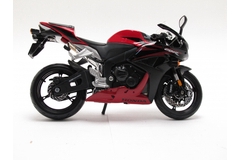 Модель мотоцикла Honda CBR 600RR 1:12