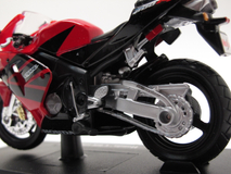Фото: Модель мотоцикла Honda CBR 600RR 1:18, 22024946004103331316