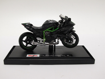 Фото: Модель мотоцикла Kawasaki Ninja H2 R 1:18