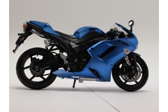 Модель мотоцикла Kawasaki Ninja ZX-6R 1:12