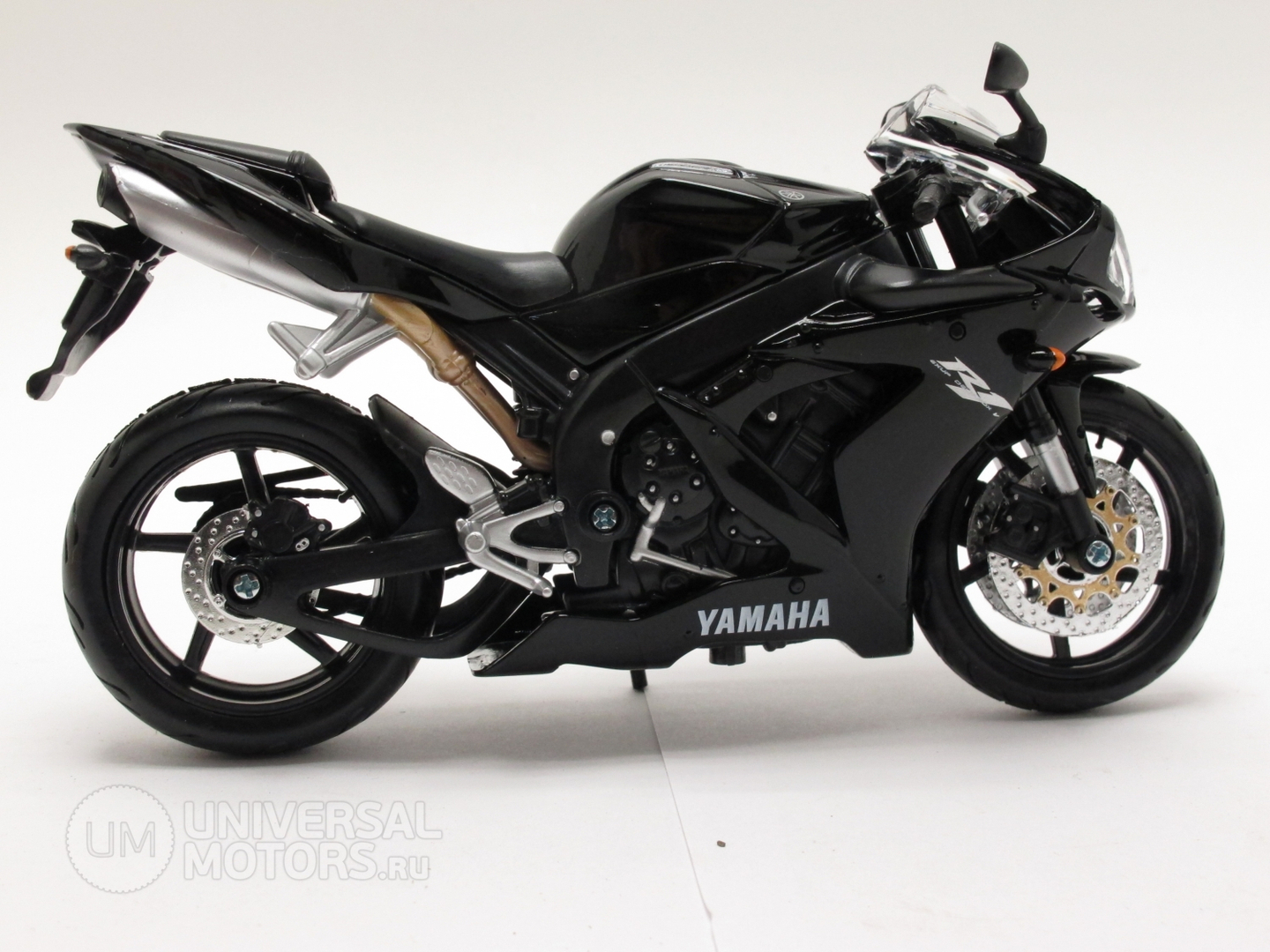 Фото: Модель мотоцикла Yamaha YZF-R1