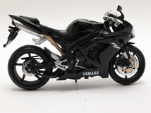 Фото: Модель мотоцикла Yamaha YZF-R1